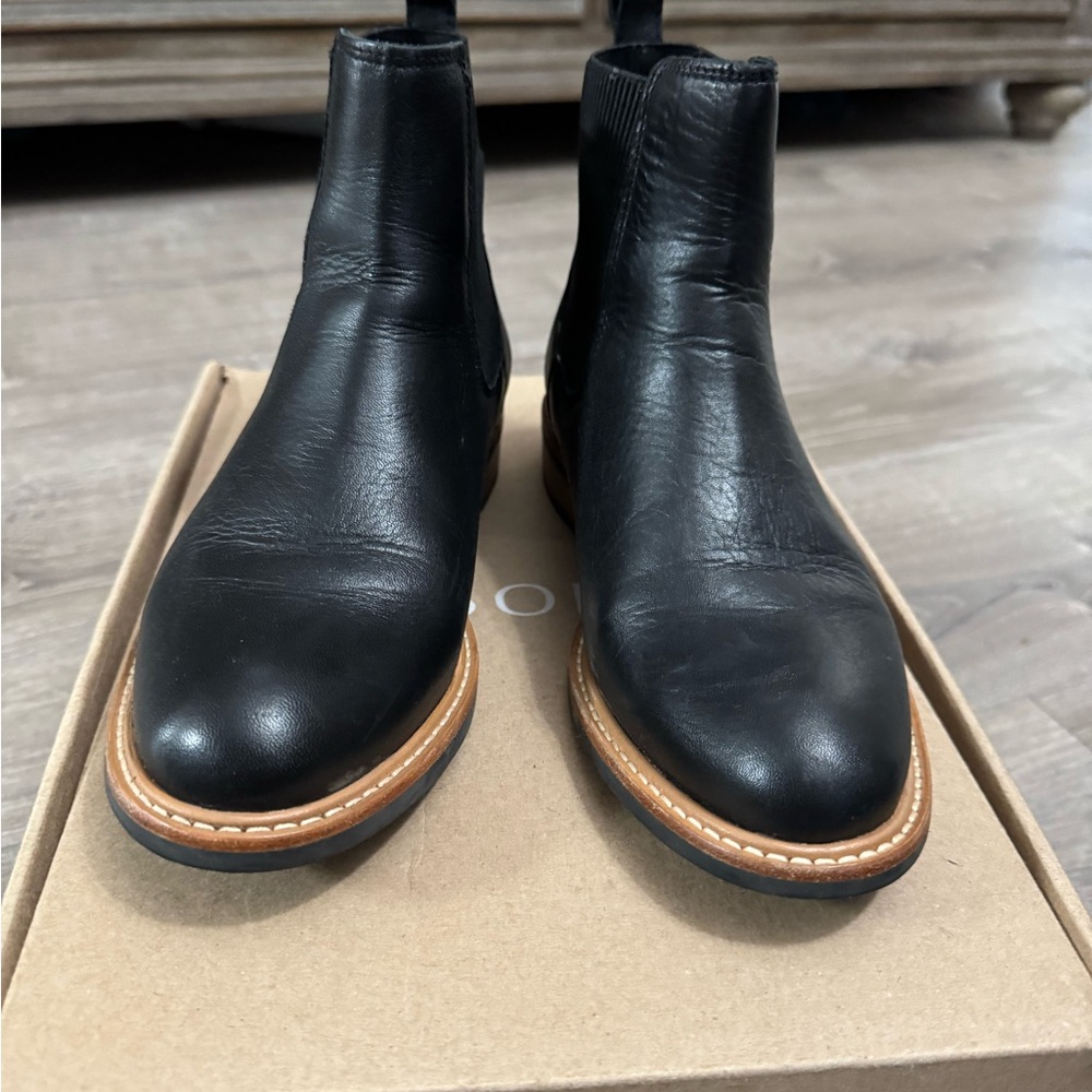 Nisolo Black Leather Ankle Boots